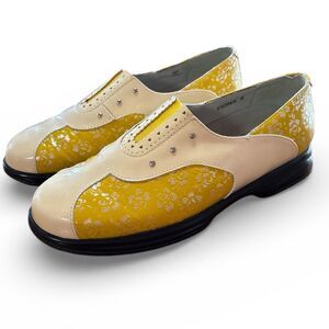 Vintage Spikeless Sandbaggers Fiona Golf Shoes Yellow Leather Accents Size 8